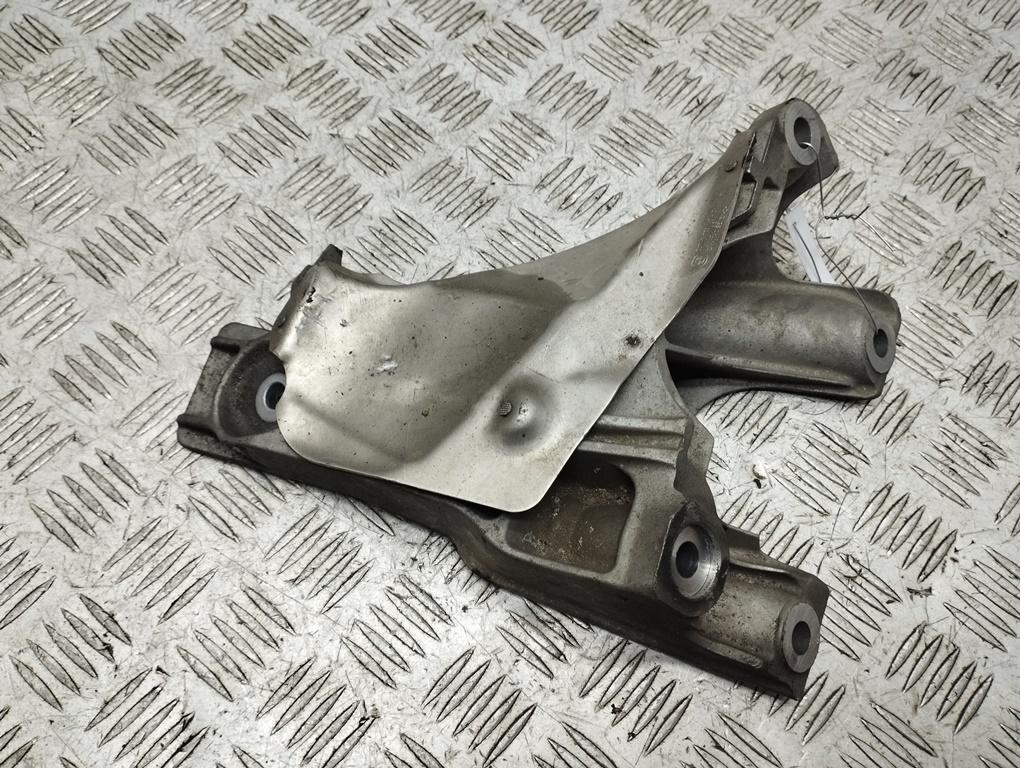 кронштейн двигателя BMW 5 E60/E61 2005, 2.5 л., бензин, АКПП, серый, универсал, 6770940