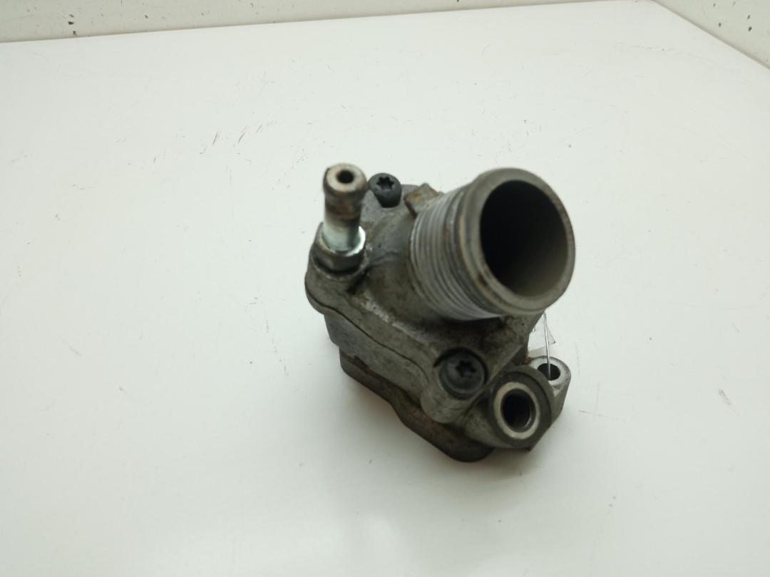 корпус термостата Volvo S80 2001, 2.4 л., бензин, АКПП, серый, седан, 863695