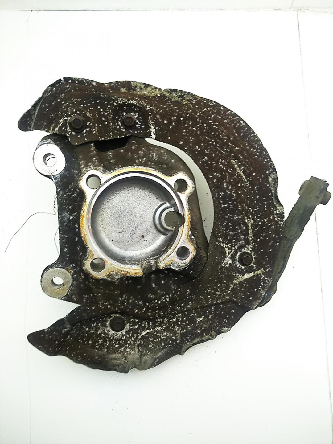 Кулак (корпус ступицы) передний правый BMW 1 E81/E87 2005, 2.0 л., бензин, МКПП, серый, хетчбэк 5 дв., 6764444