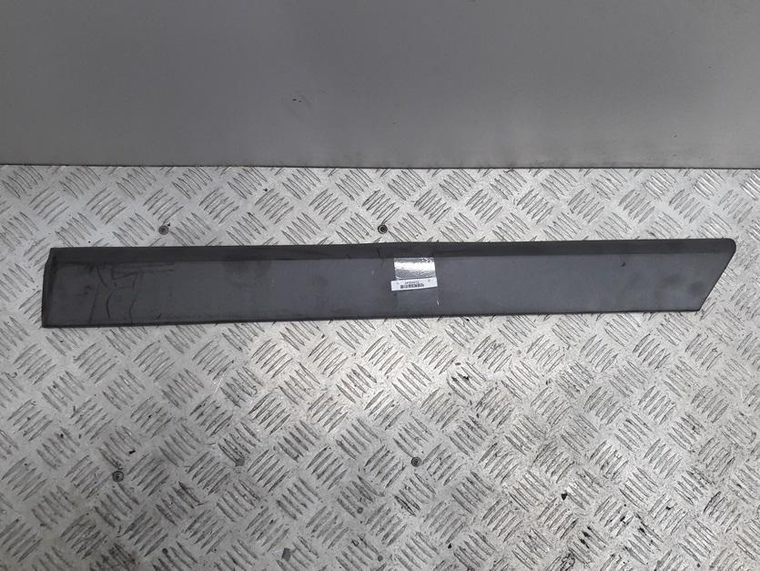 молдинг двери задней левой Volkswagen Passat B3 1990, 1.8 л., бензин, МКПП, синий, универсал, 357853753 - фото №1