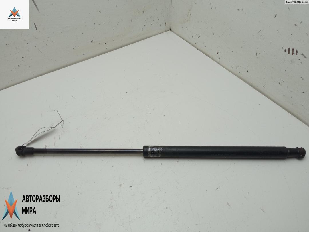 амортизатор крышки багажника (3-5 двери) Volvo S40 2 поколение 2006, 1.8 л., бензин, МКПП, серый, универсал, 30716189 - фото №1