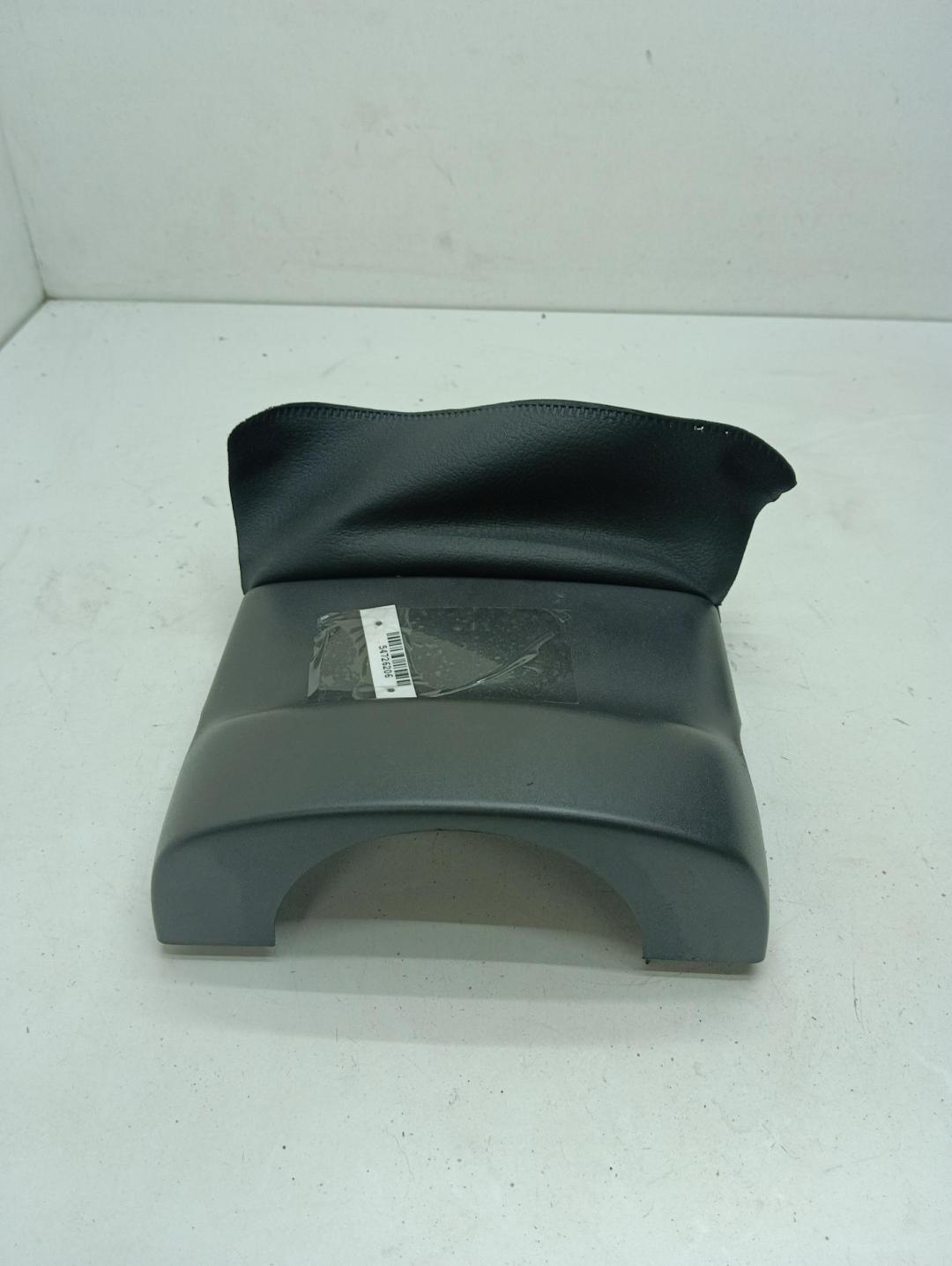 пластик Volkswagen Golf 5 поколение 2004, 1.4 л., бензин, МКПП, серый, хетчбэк 5 дв., 1K0858560 - фото №1