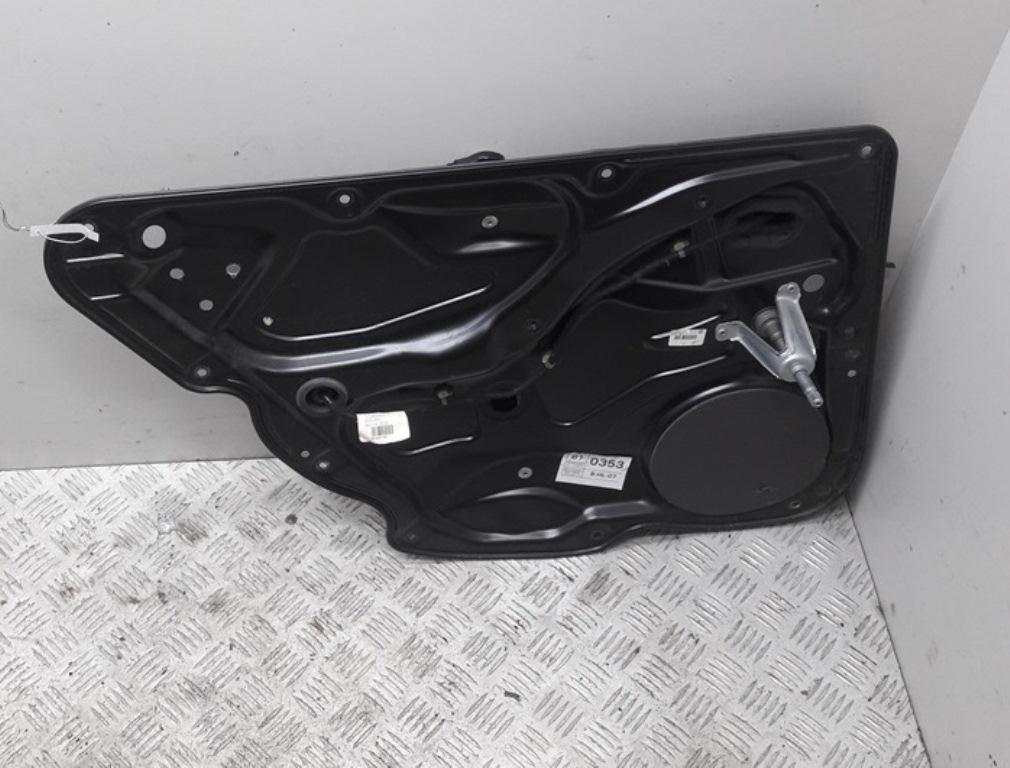 стеклоподъемник задний левый Volkswagen Passat B6 2007, 1.9 л., дизель, МКПП, чёрный, универсал - фото №1
