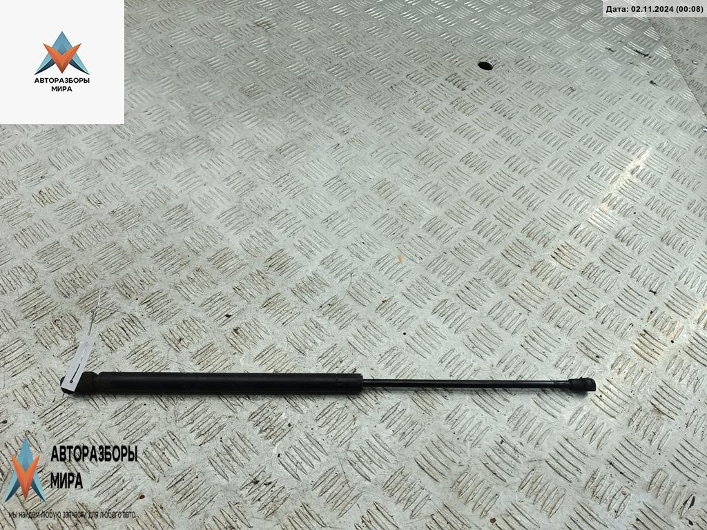 амортизатор капота Volkswagen Golf 4 поколение 1999, универсал, 1J0823359 - фото №1