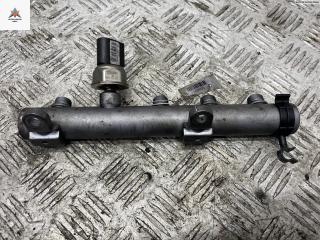 топливная рампа Audi A6 4F/C6 2006, 3.0 л., дизель, МКПП, красный, универсал, 057130764C