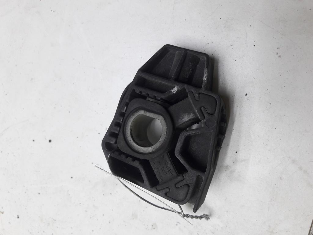кронштейн радиатора Volkswagen Bora 1998, 1.6 л., бензин, МКПП, зелёный, седан, 1J0806155