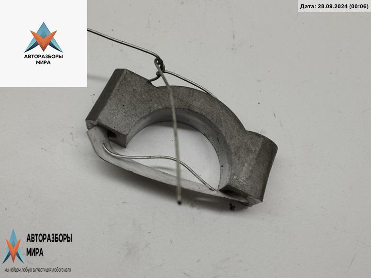 постель распредвала (бугель) Audi A6 4B/C5 1999, 2.5 л., дизель, МКПП, синий, универсал, 451B - фото №1