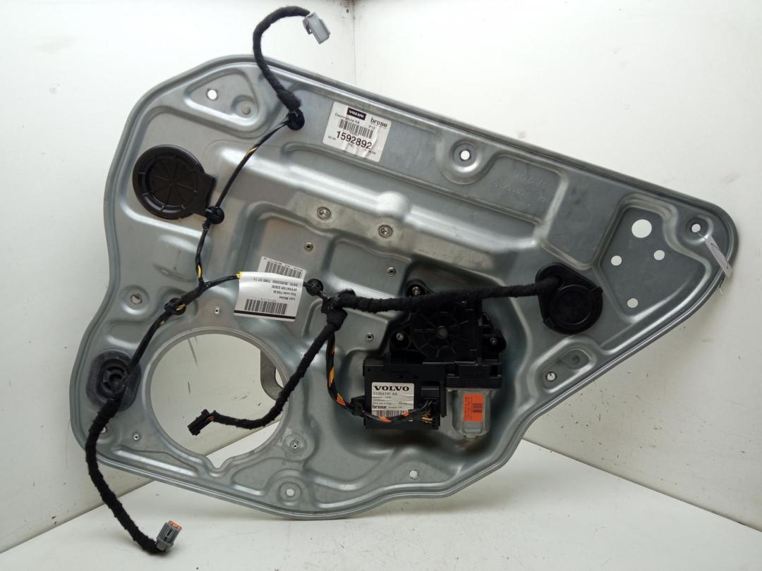 стеклоподъемник электрический задний левый Volvo S40 / V50 2008, 2.0 л., дизель, МКПП, жёлтый, универсал, 8679083