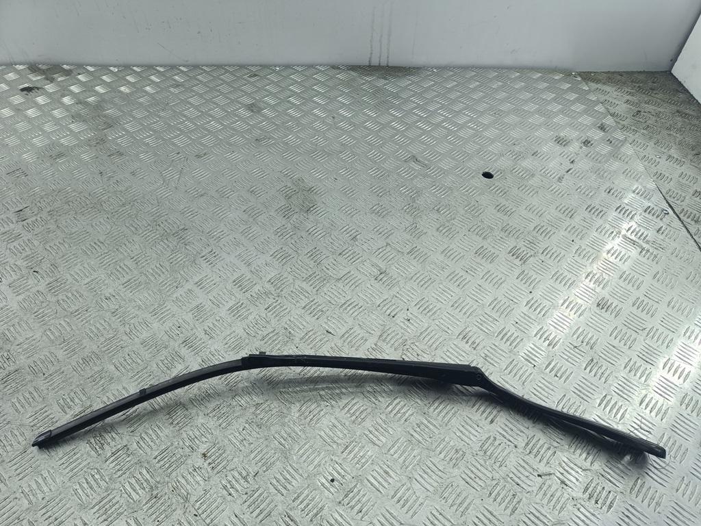 Щеткодержатель (поводок стеклоочистителя) передний BMW 3 E90/E91/E92/E93 2007, 2.0 л., дизель, МКПП, серый, седан, 7171539