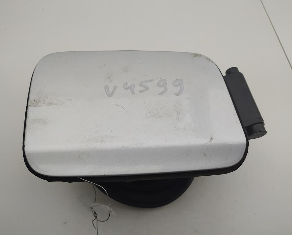лючок топливного бака BMW 3 серия E90/E91/E92/E93 2006, 2.0 л., дизель, МКПП, серый, седан - фото №1