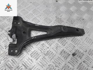 кронштейн (крепление) Volkswagen Golf 4 поколение 1998, 1.4 л., бензин, МКПП, белый, хетчбэк 5 дв., 1J0805569B