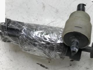 насос (моторчик) омывателя стекла Audi A6 4B/C5 2000, чёрный, универсал, 1T0955651A