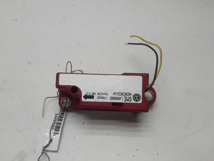 датчик AirBag Volkswagen Golf-4 1998, 1.6 л., бензин, МКПП, чёрный, хетчбэк 5 дв., 1J0909606D