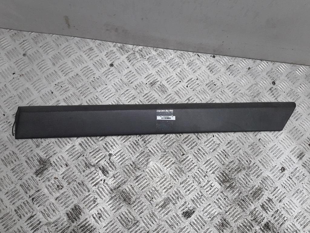 молдинг двери задней левой Volkswagen Passat B3 1992, 2.0 л., бензин, МКПП, синий, универсал, 357853753