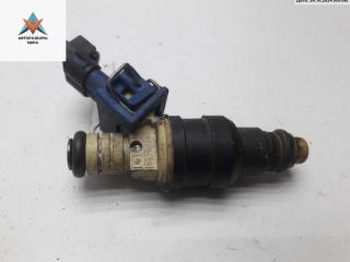 форсунка Volkswagen Passat B4 1995, 1.6 л., бензин, МКПП, серый, универсал, 037906031J