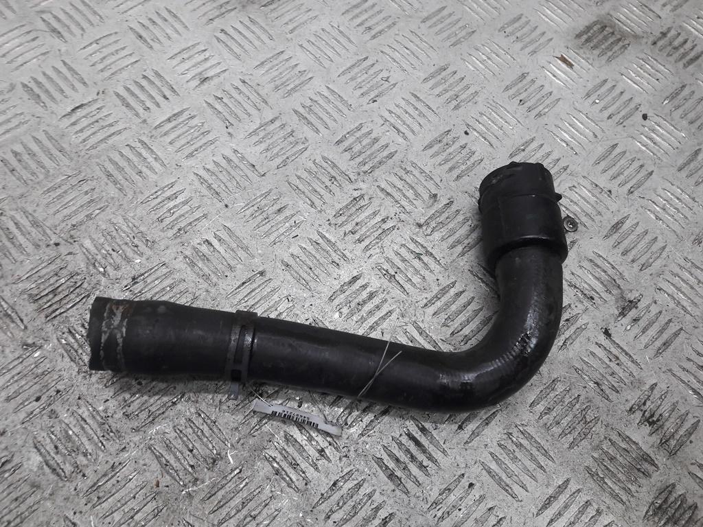 патрубок радиатора Volkswagen Passat B5+ (GP) 2002, 1.8 л., бензин, 8D0121101K