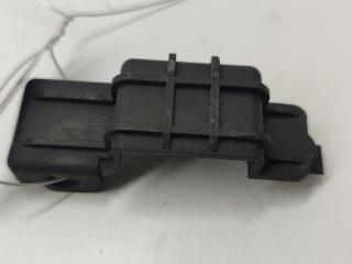 кронштейн радиатора Audi A6 4B/C5 [рестайлинг] 2002, 2.4 л., бензин, МКПП, чёрный, универсал, 8D0260427