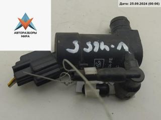 насос (моторчик) омывателя стекла Volvo C30 1 поколение 2008, зелёный, хетчбэк 3 дв.