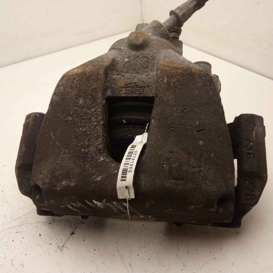 суппорт передний левый Volvo S40 / V50 2004, 1.8 л., бензин, МКПП, чёрный, универсал