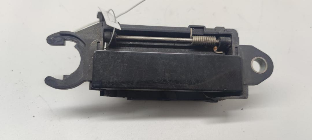 ручка наружная передняя правая Audi A4 B5 1997, 1.6 л., бензин, МКПП, чёрный, седан, 8D0837208A