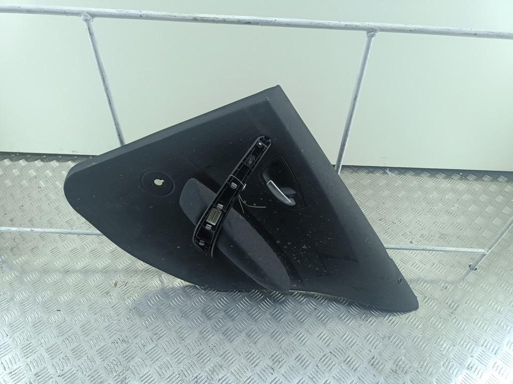 обшивка двери задняя правая BMW 1 E81/E87 2005, 2.0 л., дизель, МКПП, чёрный, хетчбэк 5 дв., 7133372