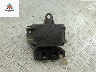 подушка крепления КПП Volkswagen Golf 4 поколение 1999, 1.4 л., бензин, МКПП, красный, хетчбэк 5 дв.