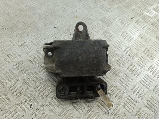 подушка крепления КПП Volkswagen Golf 4 поколение 1999, 1.4 л., бензин, МКПП, красный, хетчбэк 5 дв.