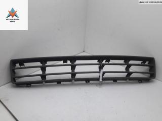 заглушка (решетка) в бампер Volkswagen Golf 4 поколение 1998, 1.6 л., бензин, МКПП, чёрный, хетчбэк 5 дв., 1J0853677D