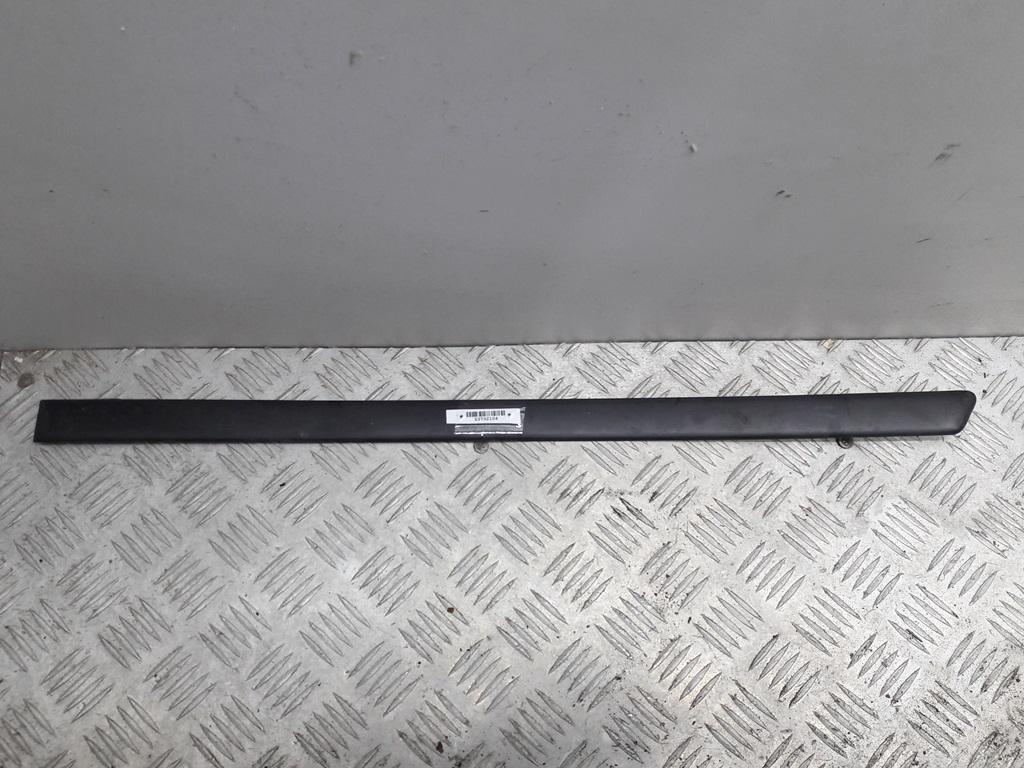 молдинг двери задней левой Volkswagen Golf-4 1999, 1.4 л., бензин, МКПП, чёрный, хетчбэк 5 дв., 1J4853753D