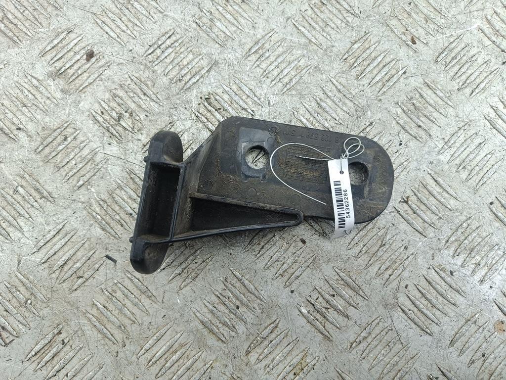 кронштейн переднего бампера BMW 3 E36 1998, 1.8 л., бензин, МКПП, чёрный, универсал, 8122578