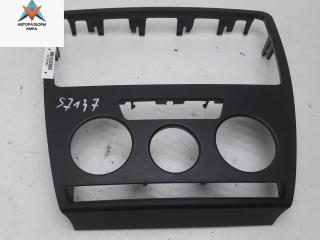 рамка под магнитолу Skoda Octavia mk2 (A5 1Z) 2007, 1.6 л., бензин, МКПП, красный, универсал, 1Z1858069