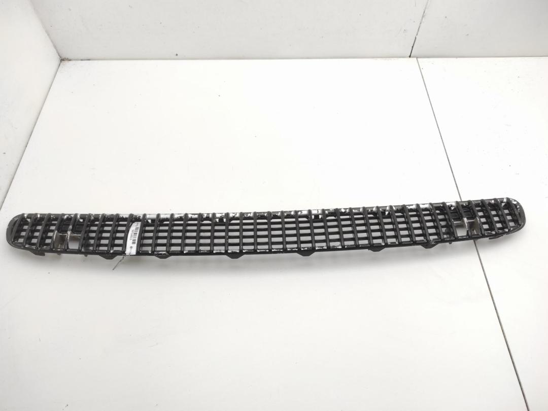 решетка капота BMW 3 E46 2000, 1.9 л., бензин, МКПП, серый, седан, 51138208484