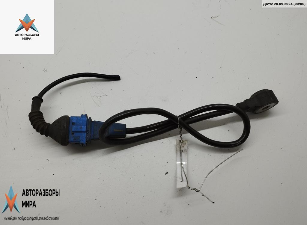 датчик детонации Audi A4 B5 1997, 2.8 л., бензин, АКПП, зелёный, универсал, 054905377G - фото №1