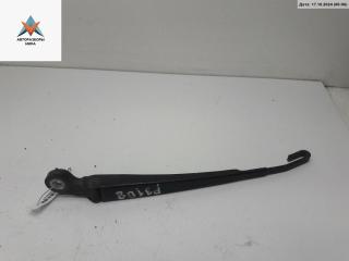 Щеткодержатель (поводок стеклоочистителя) задний Volkswagen Golf 4 поколение 1999, 1.6 л., бензин, МКПП, синий, хетчбэк 5 дв.