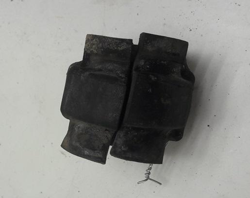 кронштейн (крепление) Volkswagen Passat B5 1999, 1.9 л., дизель, МКПП, чёрный, универсал, 4D0411327