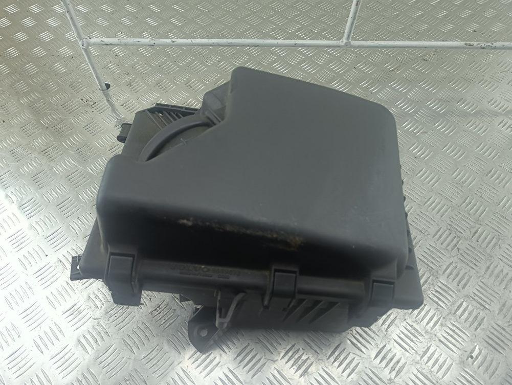 корпус воздушного фильтра Volvo S80 2001, 2.4 л., бензин, АКПП, серый, седан, 8649673