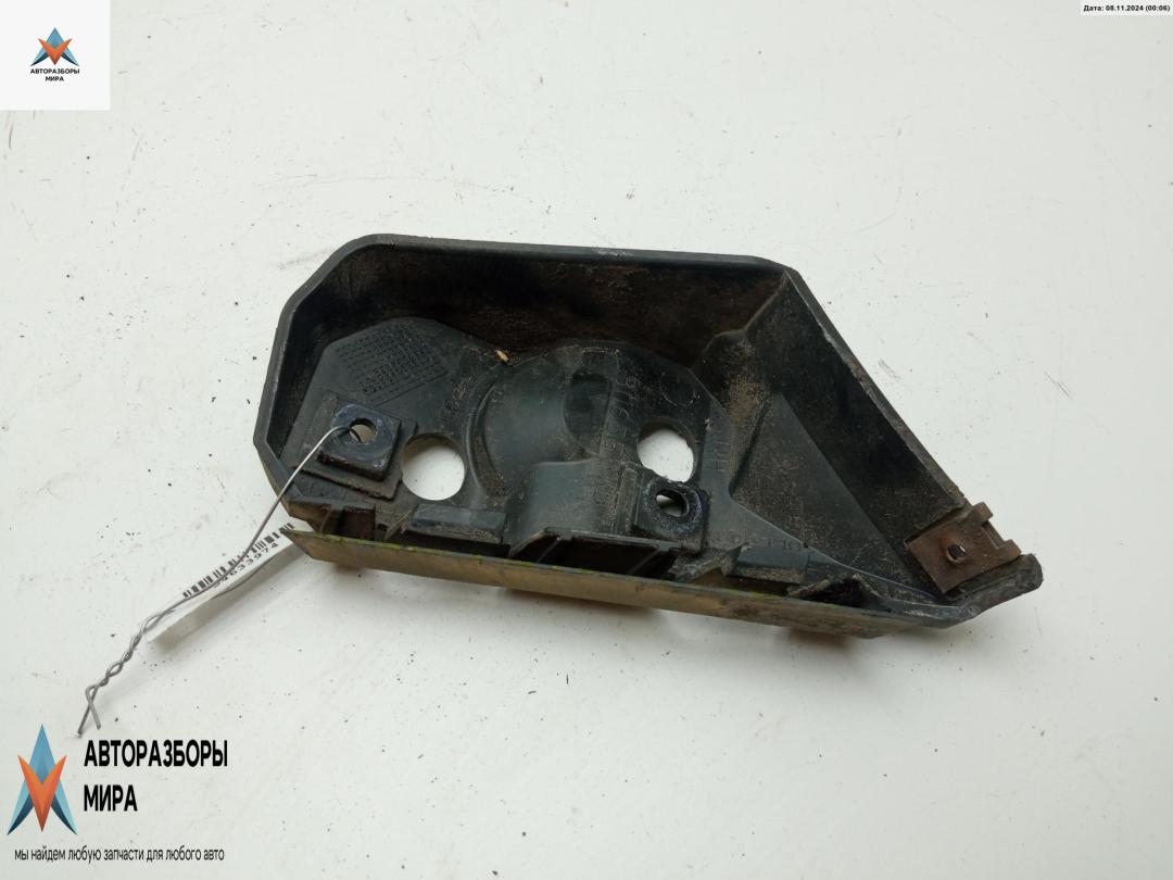 кронштейн переднего бампера Volvo S40 2 поколение 2006, 1.8 л., бензин, МКПП, серый, универсал, 30655875 - фото №1