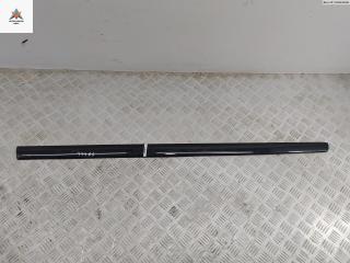 молдинг двери передней правой Volkswagen Polo 4 поколение [рестайлинг] 2008, 1.4 л., бензин, МКПП, чёрный, хетчбэк 3 дв.