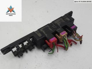 блок предохранителей Volkswagen Passat B5 1997, 1.6 л., бензин, МКПП, серый, универсал