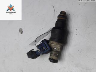 форсунка Volkswagen Passat B4 1994, 1.6 л., бензин, МКПП, синий, универсал, 037906031