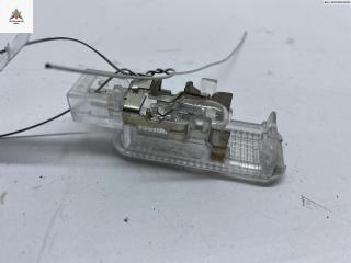 фонарь салона (плафон) Audi A6 4B/C5 2000, 2.8 л., бензин, АКПП, чёрный, универсал, 4B0947415