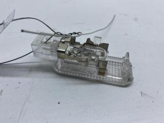фонарь салона (плафон) Audi A6 4B/C5 2000, 2.8 л., бензин, АКПП, чёрный, универсал, 4B0947415