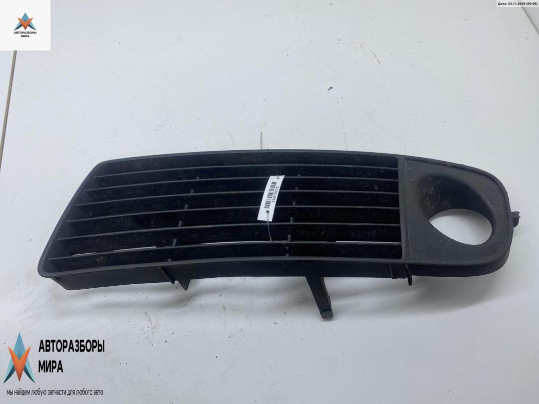 заглушка (решетка) в бампер Audi A6 4B/C5 1998, 2.4 л., бензин, АКПП, синий, универсал, 4B807681G - фото №1