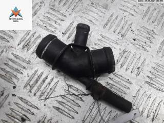 фланец (тройник) системы охлаждения Volkswagen Golf 4 поколение 2002, 1.6 л., бензин, МКПП, чёрный, хетчбэк 5 дв.