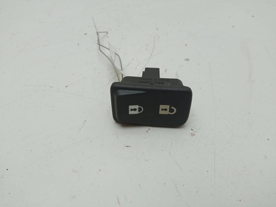 кнопка центрального замка Volvo S40 / V50 2006, 1.8 л., бензин, МКПП, серый, универсал, 30669958