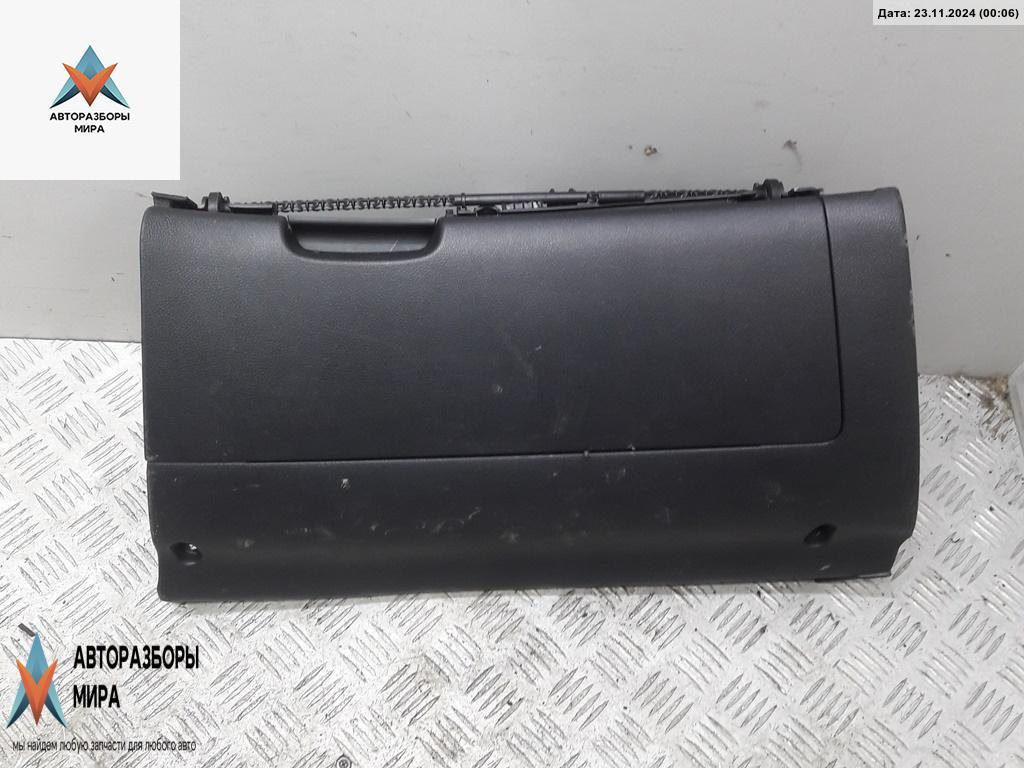 бардачок Skoda Octavia mk2 (A5 1Z) 2007, 1.6 л., бензин, МКПП, красный, универсал, 1Z1857097 - фото №1