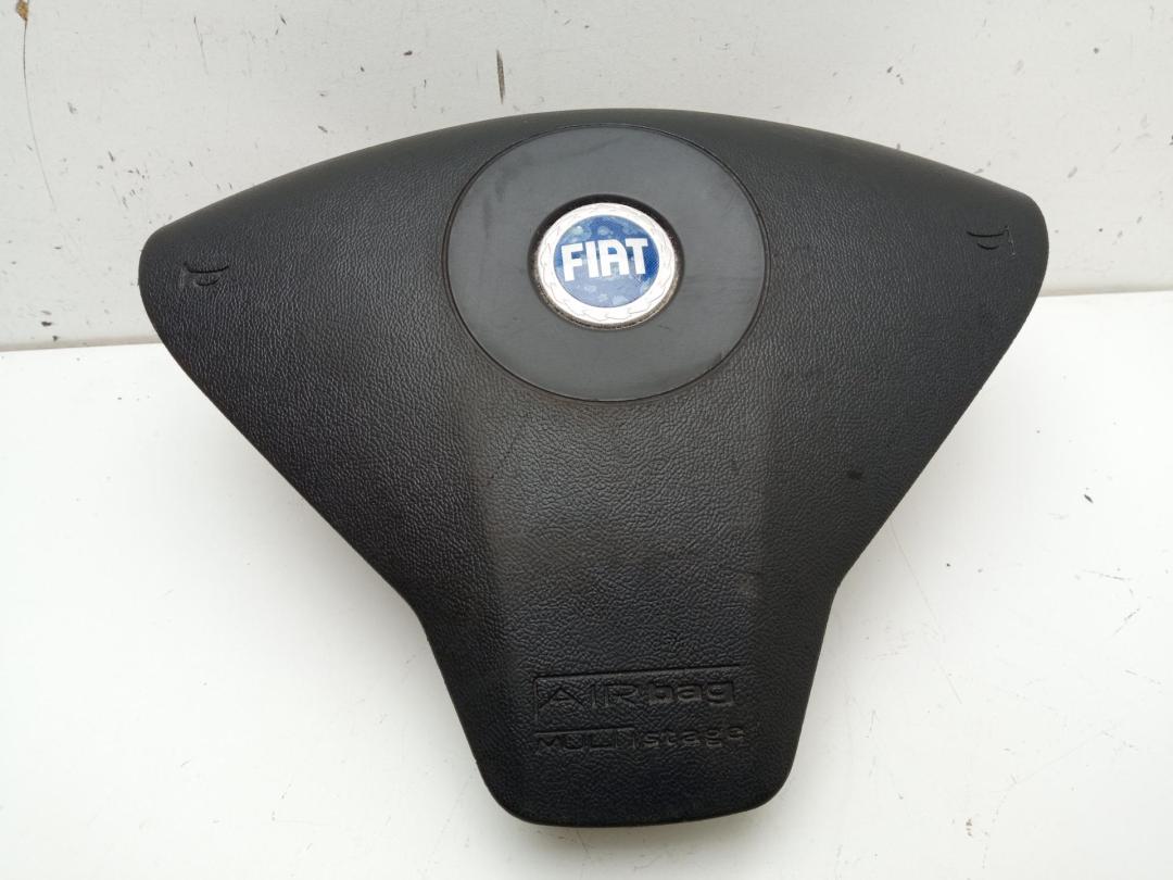 подушка безопасности водителя Fiat Stilo 2003, 1.6 л., бензин, МКПП, серый, универсал