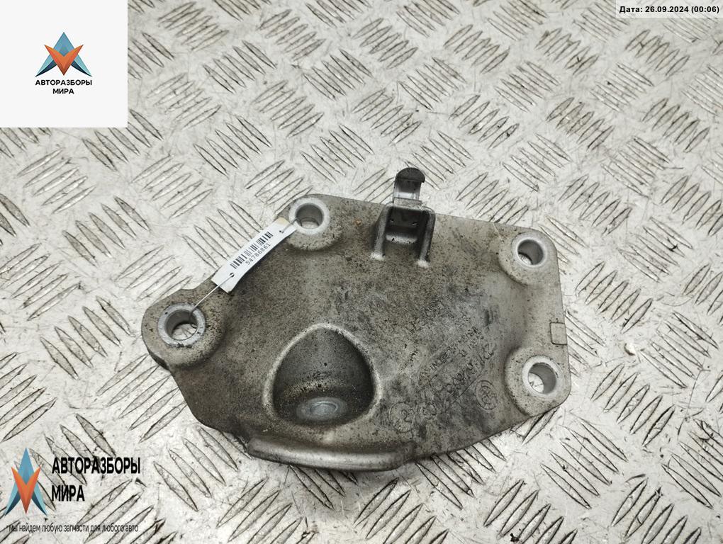 кронштейн двигателя BMW 5 серия E60/E61 2005, 2.5 л., бензин, АКПП, серый, универсал, 6768521 - фото №1