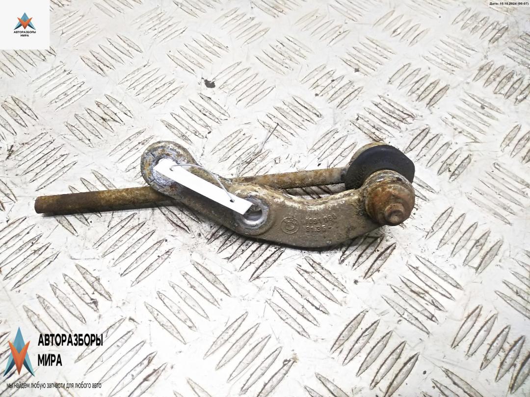 кронштейн (крепление) BMW 5 серия E39 1997, 2.8 л., бензин, АКПП, зелёный, универсал, 1091988 - фото №1