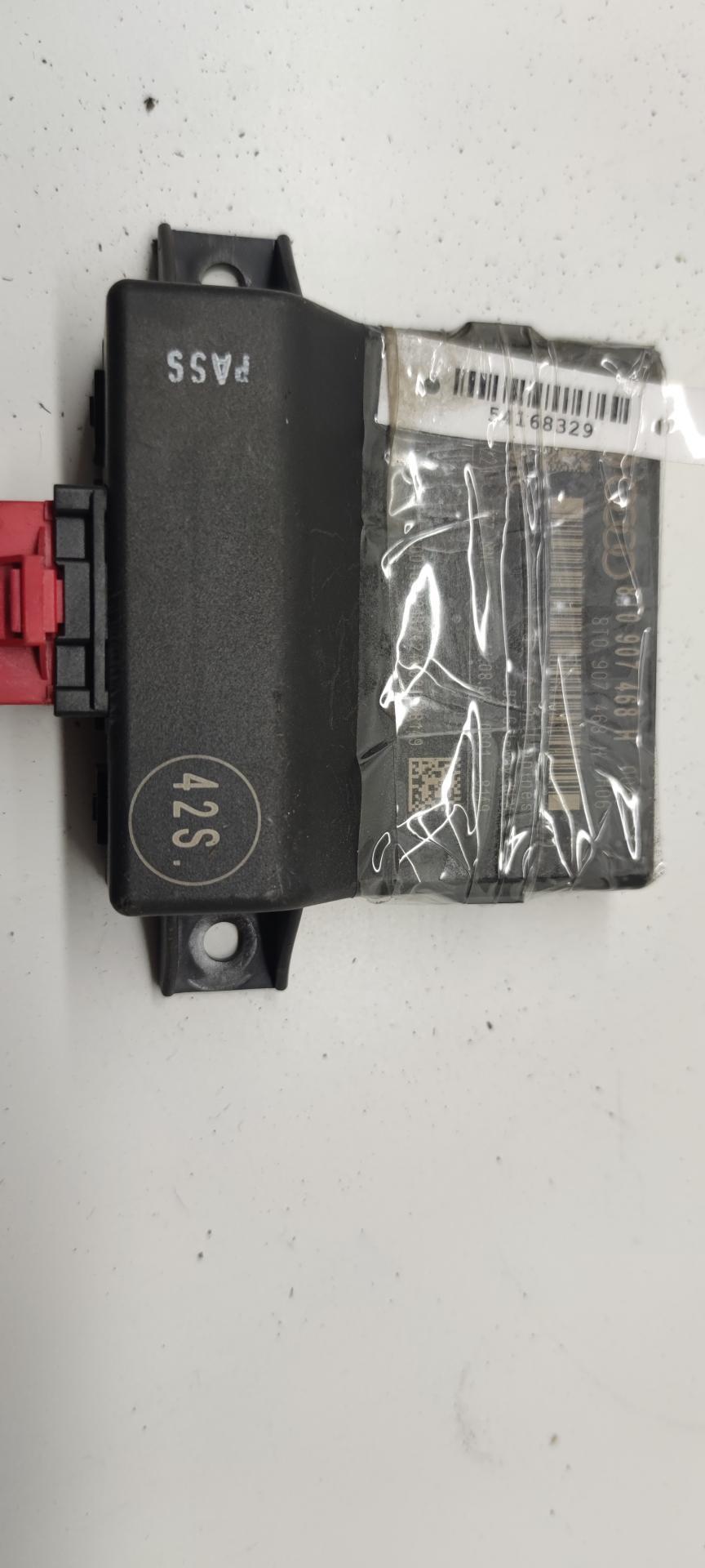 блок управления (другие) Audi A4 B8/8K 2008, 2.0 л., дизель, МКПП, серый, универсал, 8T0907468H - фото №1